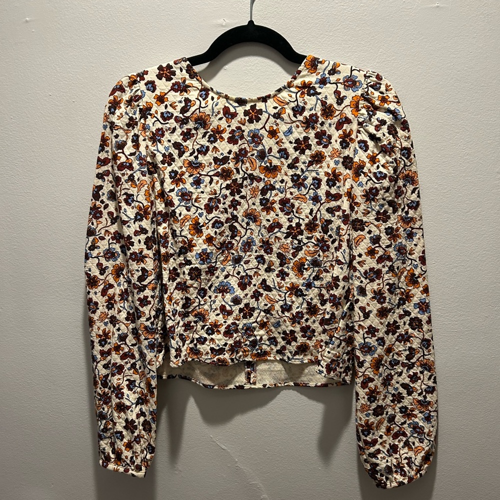 Zara cropped top with a floral, quilted pattern